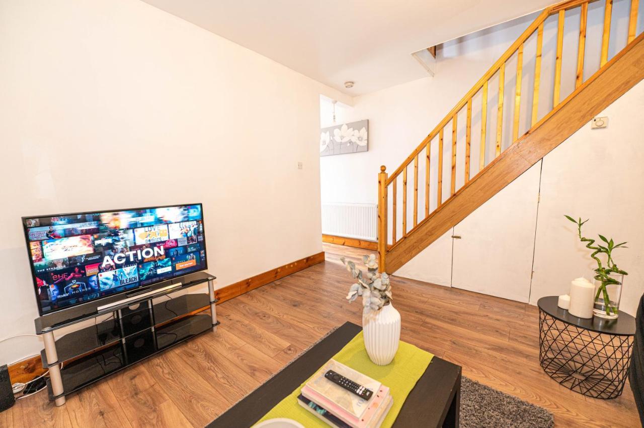Beautiful 4 Bedrooms House, 7 Walk To Train Station Plumstead  Bagian luar foto